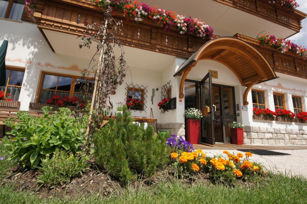 Hotel Garni Tofana Corvara In Badia Exterior foto