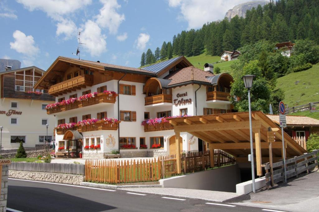 Hotel Garni Tofana Corvara In Badia Exterior foto