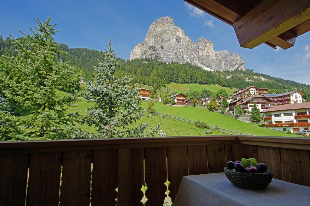Hotel Garni Tofana Corvara In Badia Exterior foto