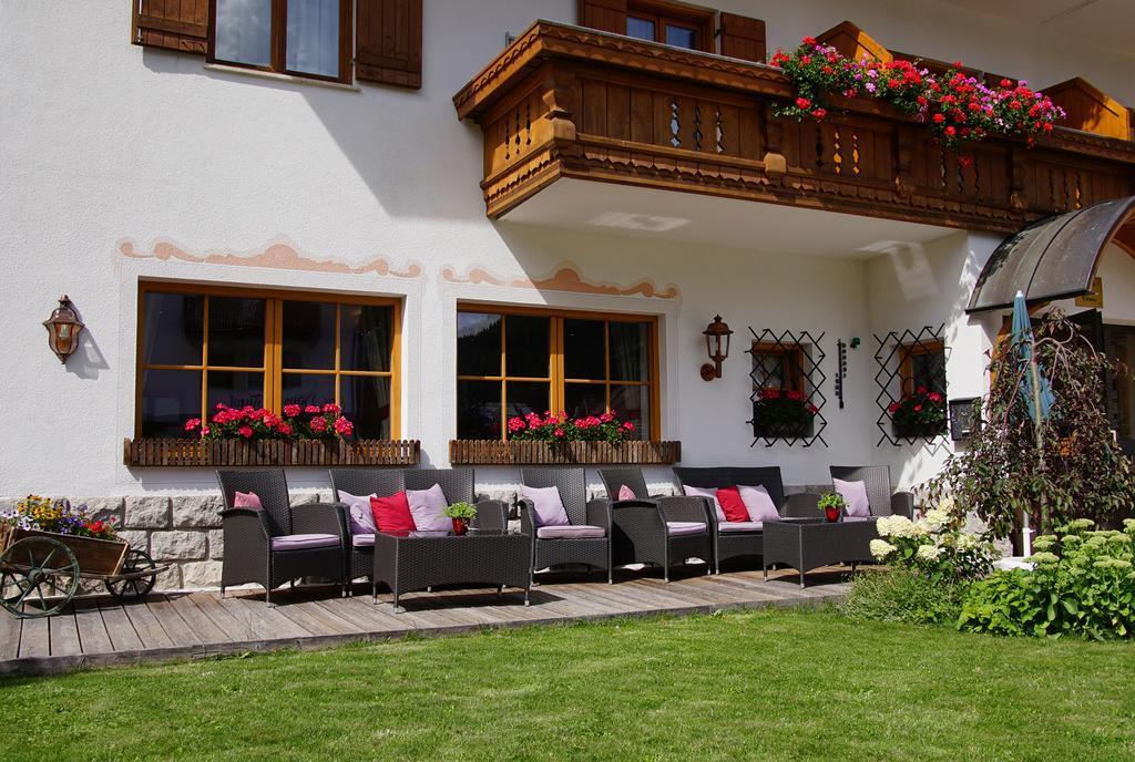 Hotel Garni Tofana Corvara In Badia Exterior foto